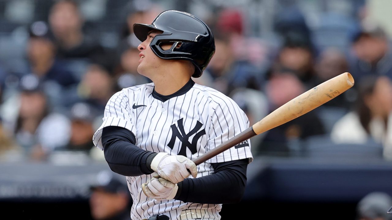 Yankees' Anthony Volpe swings with torpedo bat